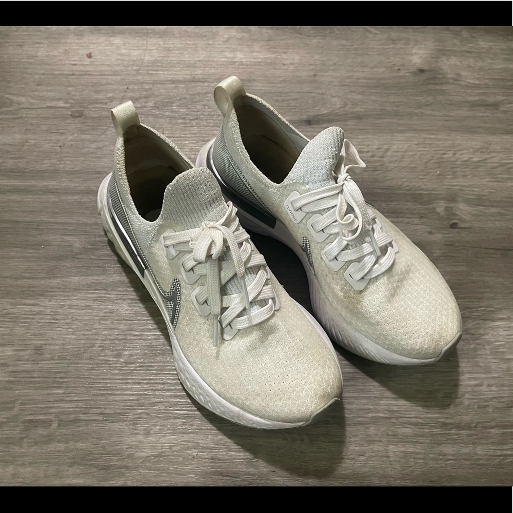 Nike Womens Epic React Flyknit - image 2